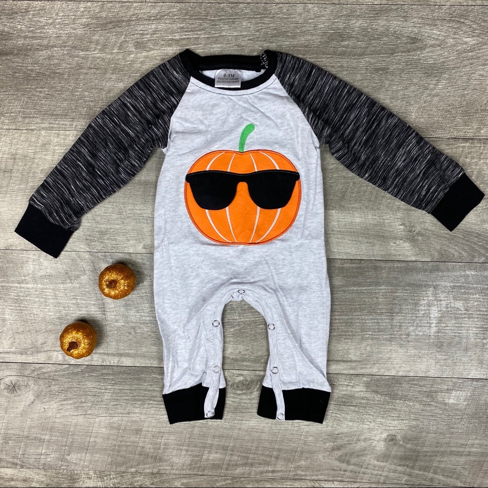 Boys pumpkin spooky cool romper - Picture 1 of 2
